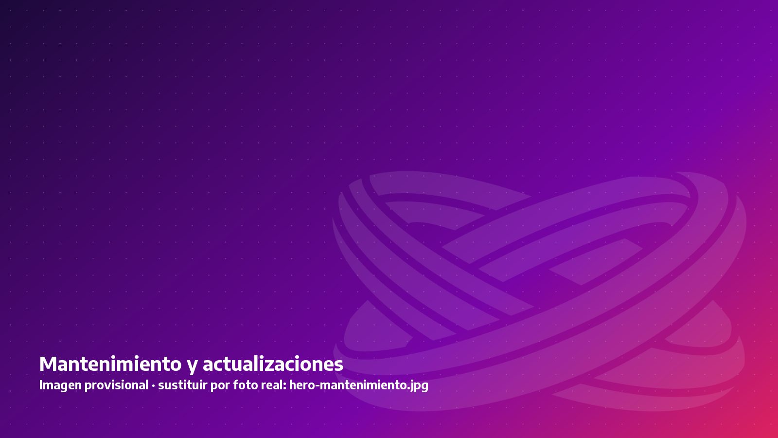 Técnico de Intelix Safety revisando una cámara y comprobando el sistema desde la app DoLynk Care